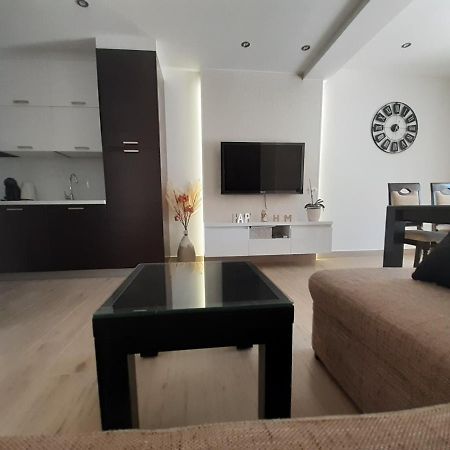 Apartment Lucky With Jacuzzi Трогир Екстериор снимка