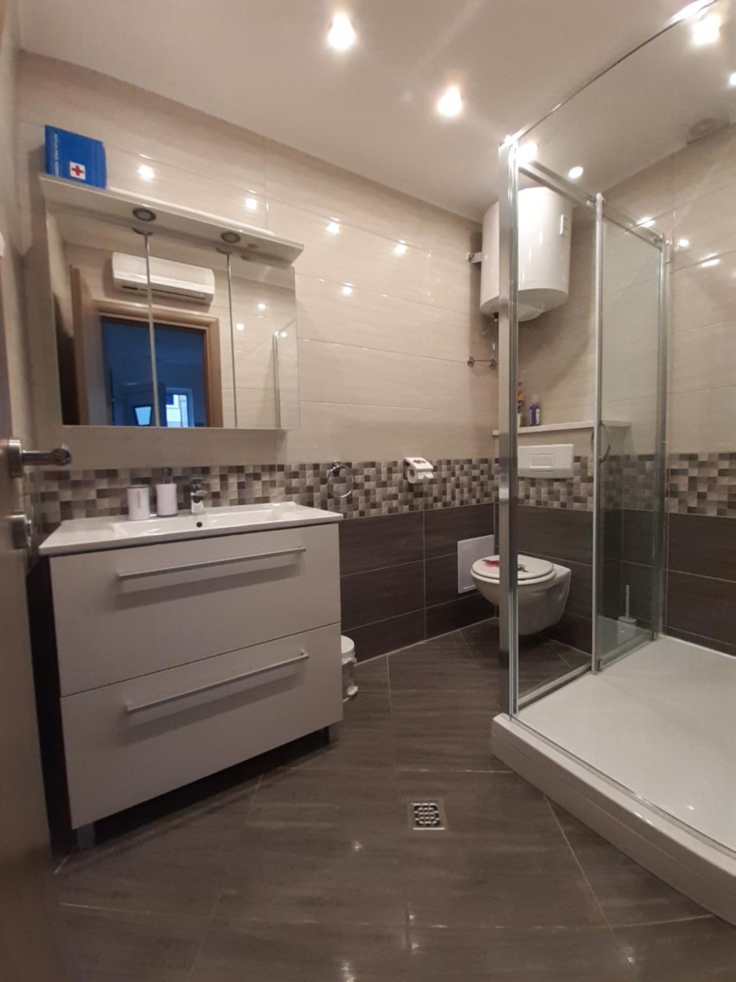 Apartment Lucky With Jacuzzi Трогир Стая снимка