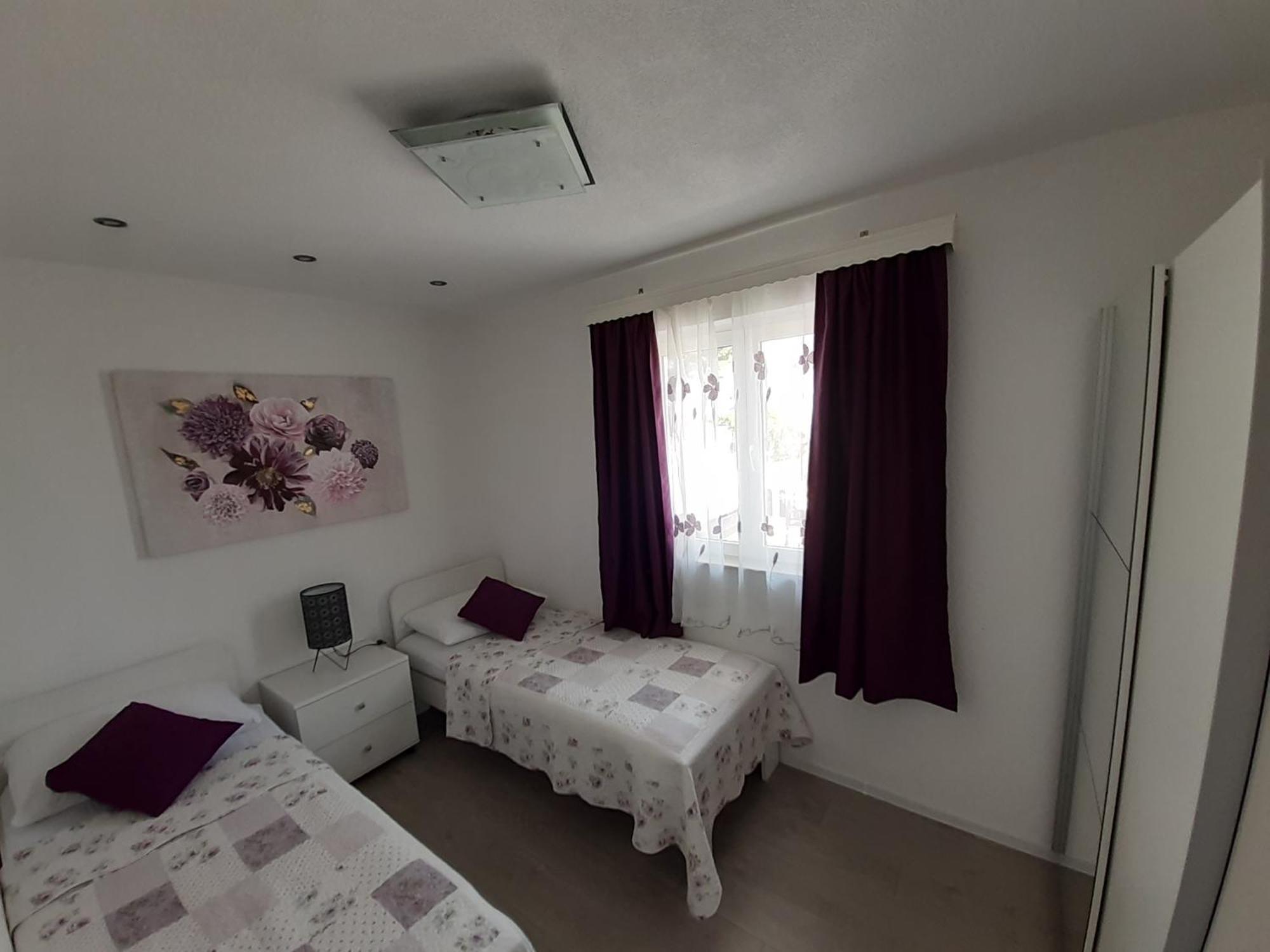 Apartment Lucky With Jacuzzi Трогир Стая снимка