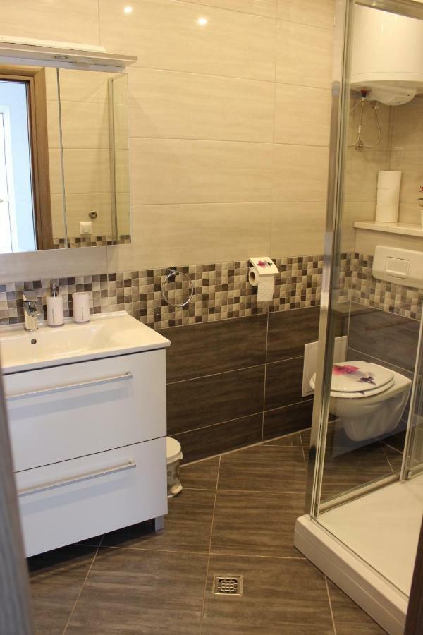 Apartment Lucky With Jacuzzi Трогир Екстериор снимка