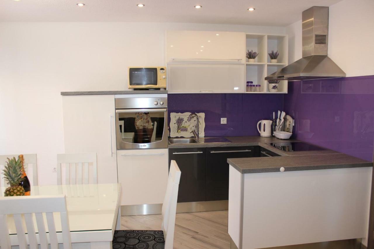 Apartment Lucky With Jacuzzi Трогир Екстериор снимка