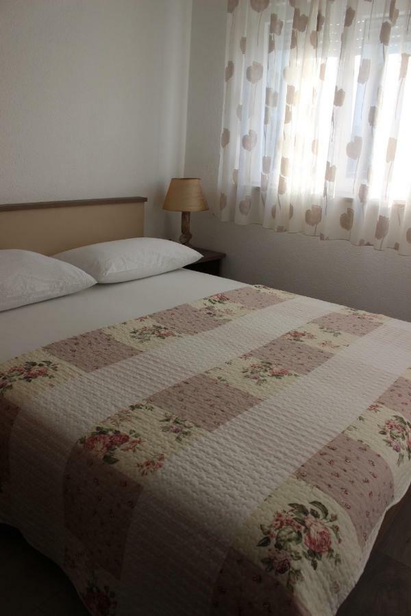 Apartment Lucky With Jacuzzi Трогир Екстериор снимка